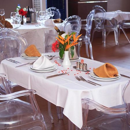 El Doria Hotel Λομέ Εξωτερικό φωτογραφία